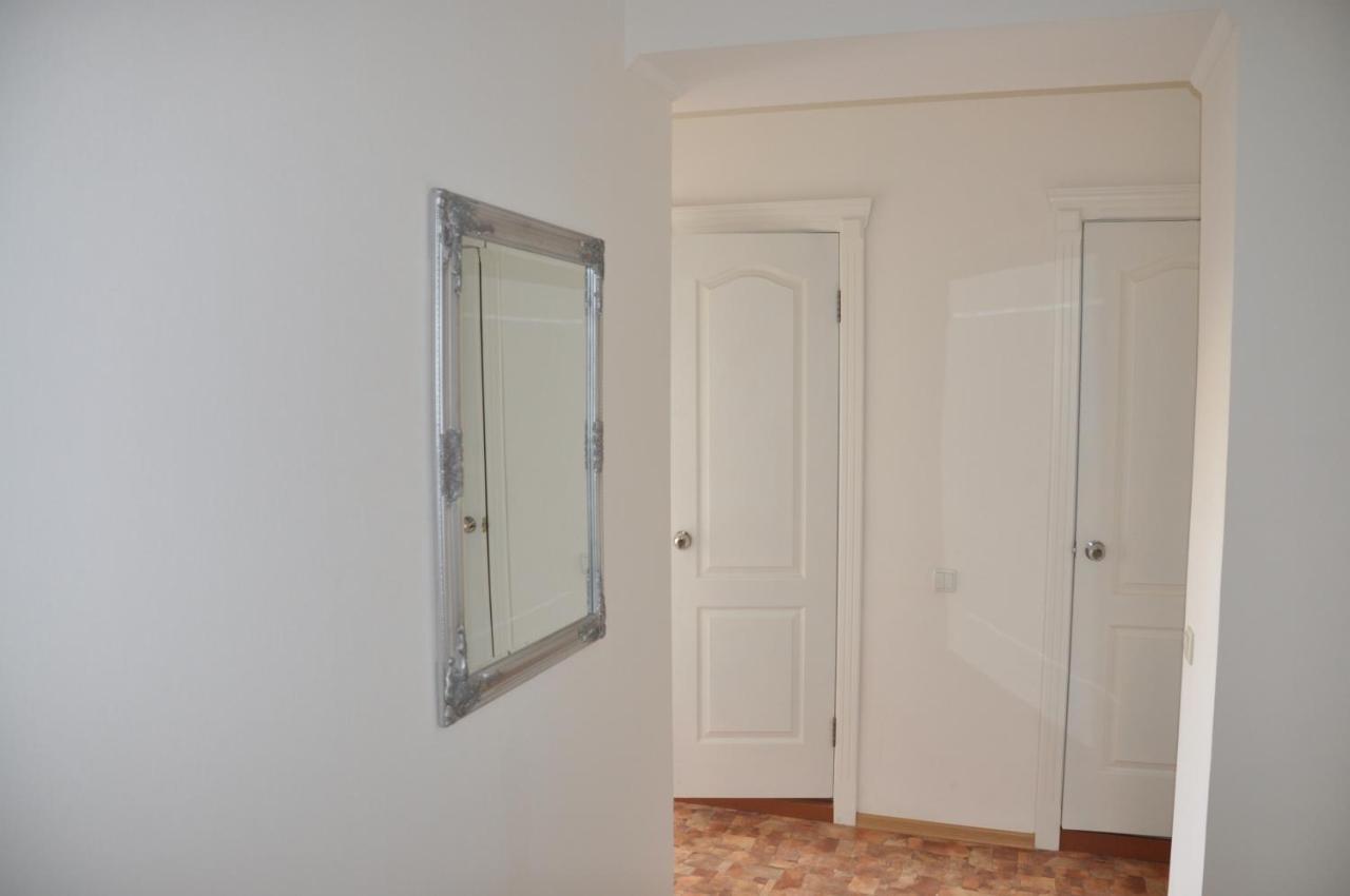 Apartments Theatre Shepkina 2 Room 수미 외부 사진